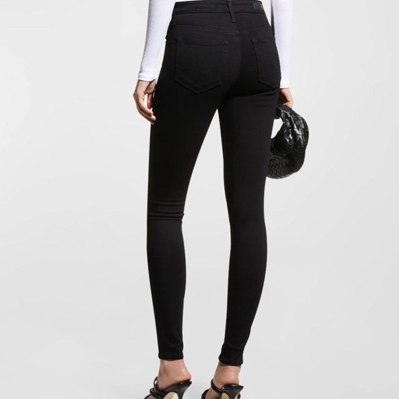 AG Jeans - The Farrah Skinny High Rise Skinny in Black. Excellent Condition. - Picture 7 of 12
